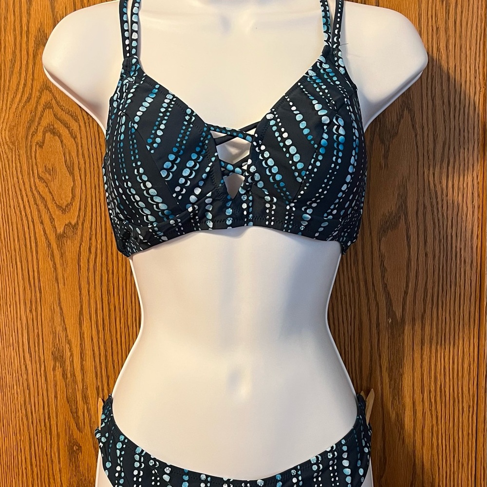 Beautiful Dark Blue print bikini. Cupshe size large. #P112